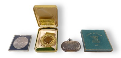 Lot 7 - COLLECTABLES INC SILVER SOVEREIGN CASE 1907.