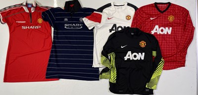 Lot 323 - MANCHESTER UNITED SHIRTS INC 1990S DRESS SHIRTS.