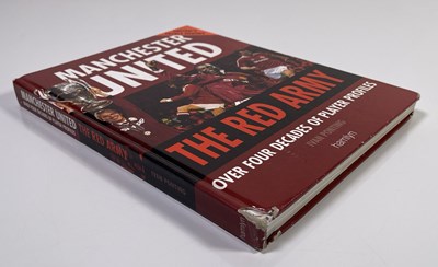 Lot 328 - FOOTBALL MEMORABILIA - MANCHESTER UNITED - MULTI SIGNED PLAYER BY PLAYER BOOK.