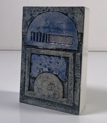 Lot 31 - TROIKA - RECTANGULAR VASE BY MARILYN PASCOE.