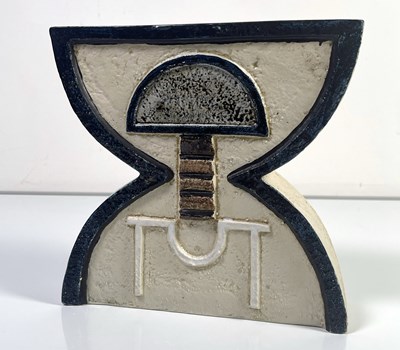 Lot 46 - TROIKA ANVIL.