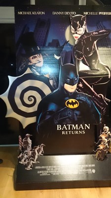 Lot 230 - BATMAN RETURNS (1992) - AN ORIGINAL PROMOTIONAL 3D CARD STANDEE - ROTATING UMBRELLA.
