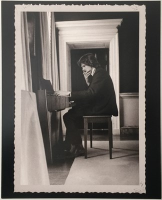 Lot 74 - NICK DRAKE - BRYTER LAYTER LP (ORIGINAL UK COPY - ISLAND ILPS 9134 - WITH PROMOTIONAL PHOTO).
