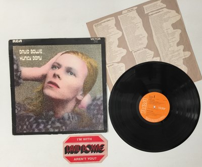 Lot 574 - DAVID BOWIE - HUNKY DORY LP (ORIGINAL UK FRONT LAMINATED PRESSING - RCA VICTOR SF 8244 - NO GEM SLEEVE).