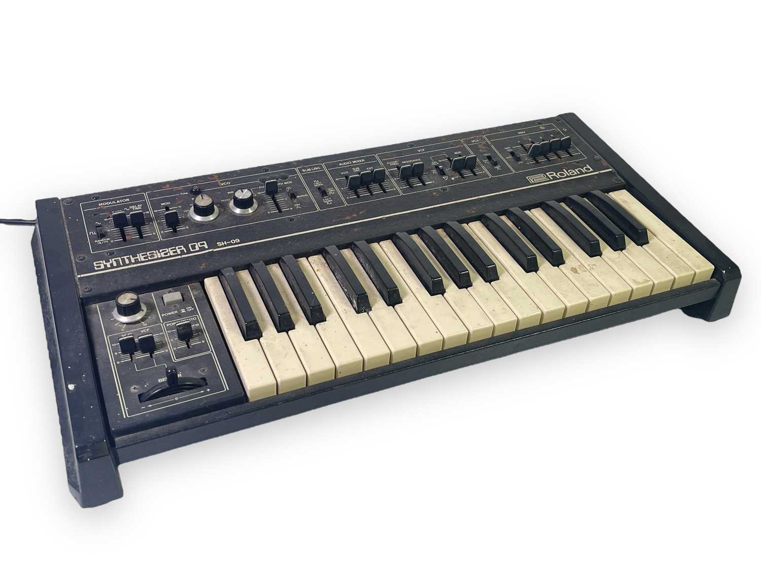 Lot 80 - JOHN'S EQUIPMENT - A ROLAND SH-09 SYNTHESIZER.