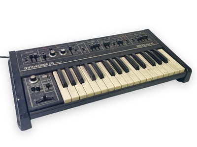 Lot 80 - JOHN'S EQUIPMENT - A ROLAND SH-09 SYNTHESIZER.