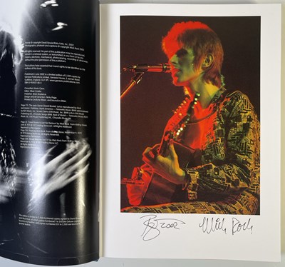 Lot 88 - DAVID BOWIE / MICK ROCK SIGNED MOONAGE DAYDREAM BOOK - DELUXE GENESIS PUBLICATIONS.