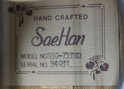 Lot 19 - SAEHAN SSC-75TRD SEMI-ACOUSTIC GUITAR