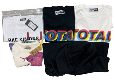 Lot 184 - NEW ORDER CLOTHING BUNDLE x5