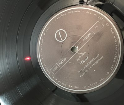 Lot 25 - JOY DIVISION - CLOSER (TRANSLUCENT RED)/ UNKNOWN PLEASURES LP PACK