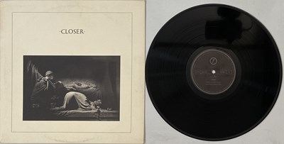 Lot 25 - JOY DIVISION - CLOSER (TRANSLUCENT RED)/ UNKNOWN PLEASURES LP PACK