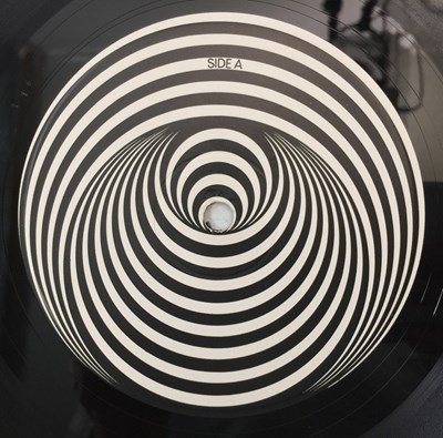 Lot 134 - BLACK SABBATH - MASTER OF REALITY LP (COMPLETE UK ORIGINAL W/ POSTER - VERTIGO SWIRL - 6360 050)