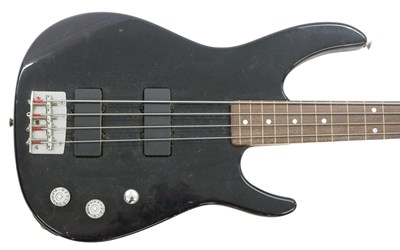 Lot 146 - PEAVEY FRETLESS BASS GUITAR