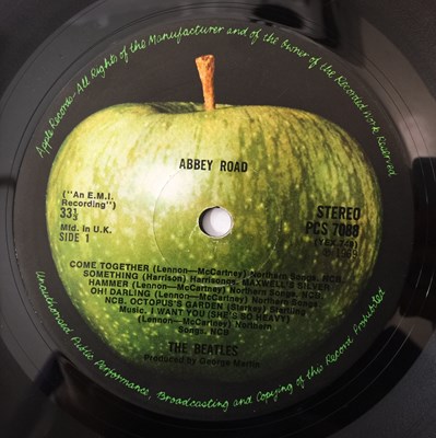 Lot 24 - THE BEATLES - ABBEY ROAD LP (ORIGINAL MISALIGNED SLEEVE COPY - PCS 7088)