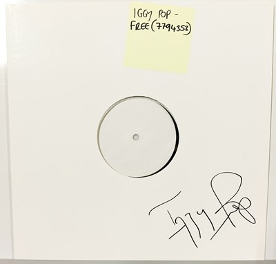Lot 33 - IGGY POP - FREE LP - SIGNED (7794353)