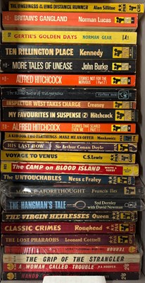 Lot 47 - PULP FICTION - LARGE COLLECTION OF ORIGINAL 1950S PAPERBACK TITLES.