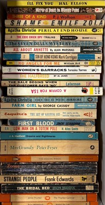 Lot 47 - PULP FICTION - LARGE COLLECTION OF ORIGINAL 1950S PAPERBACK TITLES.