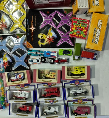 Lot 38 - TOYS AND COLLECTABLES.