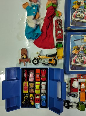 Lot 40 - 200+ TOY CARS AND VEHICLES INC MATCHBOX CARRY CASES.