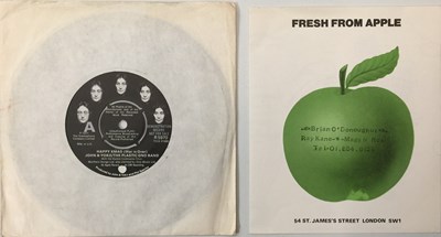 Lot 13 - JOHN & YOKO/ THE PLASTIC ONO BAND - HAPPY XMAS (WAR IS OVER) 7" (UK DEMO - W/ PRESS RELEASE CARD - APPLE - R5970)