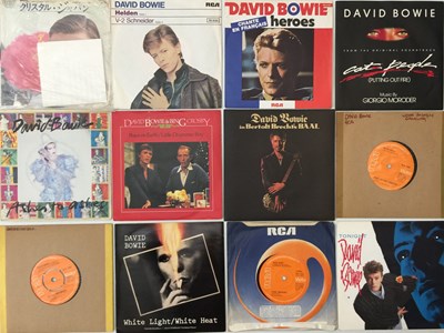 Lot 18 - DAVID BOWIE - 7" PACK