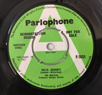 Lot 6 - THE BEATLES - HELLO, GOODBYE/ I AM THE WALRUS 7" (UK DEMO - PARLOPHONE - R5655)