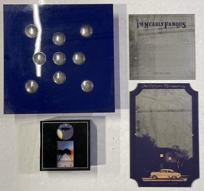 Lot 252 - PROMOTIONAL ITEMS INC MIRRORS / SHOP DISPLAYS.