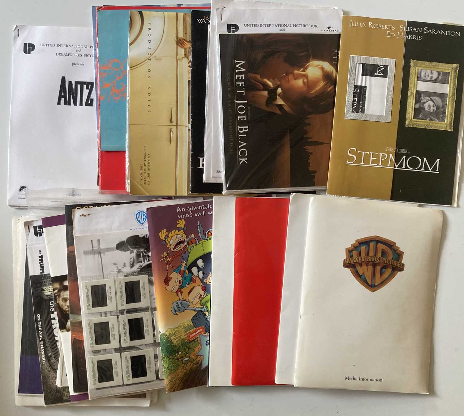 Lot 47 - FILM PRESS KITS - 90S / 00S TITLES.