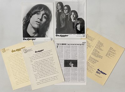 Lot 25 - THE STOOGES - S/T LP (US PROMO WITH PRESS SLEEVE/ INSERTS - EKS-74051)