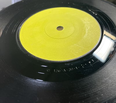 Lot 18 - THE SMITHS - THIS CHARMING MAN 7" (ORIGINAL UK 'GREEN LABEL' TEST PRESSING - RT 136)