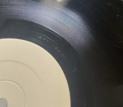Lot 22 - THE SMITHS - MEAT IS MURDER (LIVE) - 1985 WITHDRAWN AND UNRELEASED 12" TEST PRESSING (RTT 186)