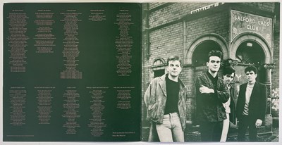 Lot 31 - THE SMITHS - THE QUEEN IS DEAD LP (ORIGINAL UK WHITE LABEL TEST PRESSING LP WITH PROOF SLEEVE AND INNERS - ROUGH 96)