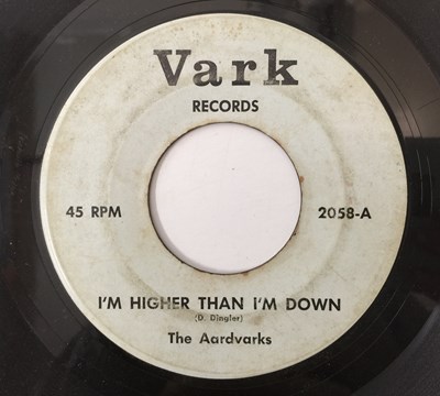 Lot 134 - THE AARDVARKS - I'M HIGHER THAN I'M DOWN 7" (VARK RECORDS 2058)