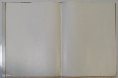 Lot 370 - KISS - AN ORIGINAL MARVEL COMIC COMPLETE WITH POSTER INSERT.