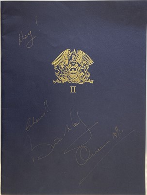 Lot 188 - BRIAN MAY SIGNED QUEEN SUPPLEMENT.