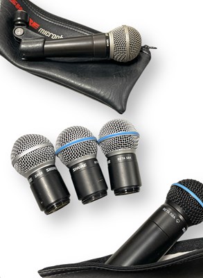Lot 10 - SHURE MICROPHONES INC BETA 58A WIRELESS SET.