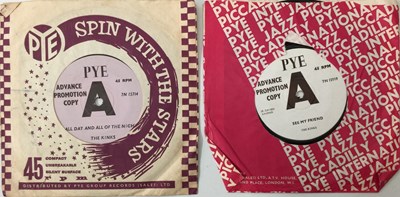 Lot 304 - THE KINKS - 7" PROMOS PACK