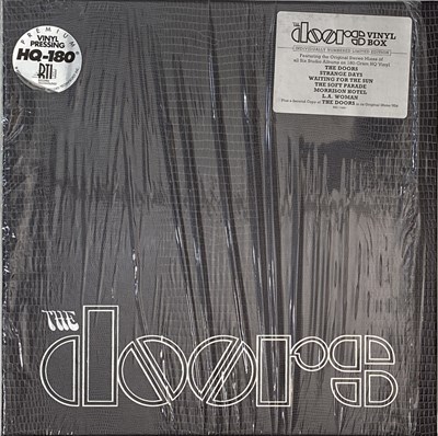 Lot 533 - THE DOORS - LP / LP BOX SET