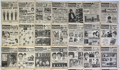 Lot 94 - 1960S MUSIC NEWSPAPERS INC NME / MELODY MAKER.