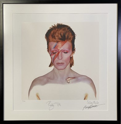 Lot 567 - DAVID BOWIE - BOWIE SIGNED LIMITED EDITION CELIA PHILO ALADDIN SANE SCREENPRINT.