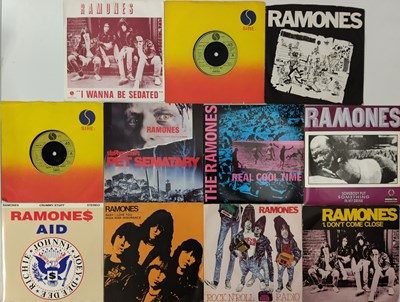 Lot 677 - RAMONES - 7" PACK