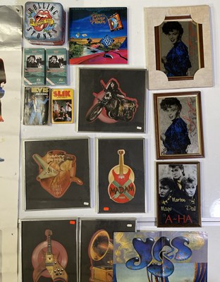 Lot 57 - 1980S MUSIC MEMORABILIA INC POP STAR MIRRORS / LARGE COLLECTION OF POSTERS.