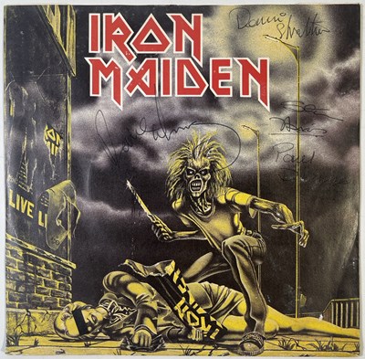 Lot 315 - IRON MAIDEN - FULLY SIGNED 7" SINGLE.