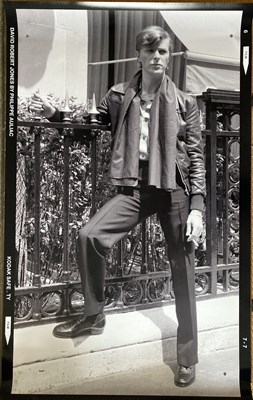 Lot 412 - DAVID BOWIE - PHILIPPE AULIAC LARGE FORMAT 1/1 SIGNED PRINT.