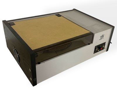 Lot 12 - VPI HW-17 RECORD CLEANING MACHINE.