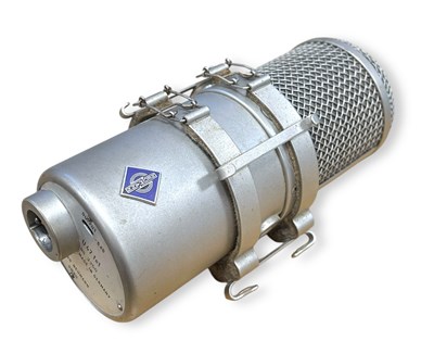 Lot 25 - NEUMANN U47 FET VINTAGE MICROPHONE.