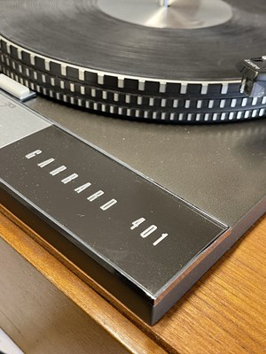 Lot 24 - GARRARD 401 TURNTABLE.
