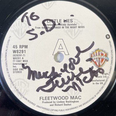 Lot 364 - FLEETWOOD MAC - STEVIE NICKS SIGNED 7" SINGLE.