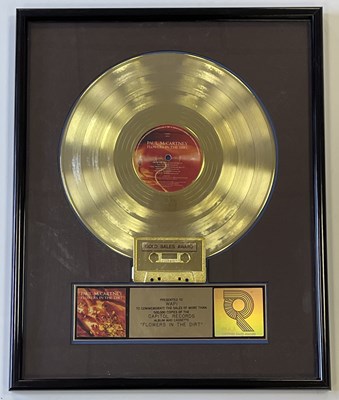 Lot 267 - ROY ORBISON SOLD OUT CONCERT TOUR AWARD.
