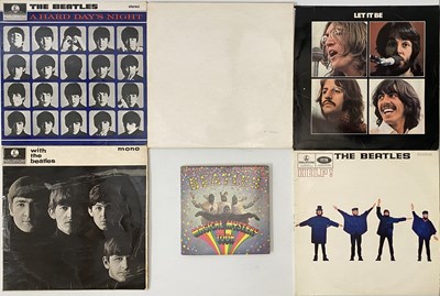 Lot 1229 - THE BEATLES - LP / 7" PACK